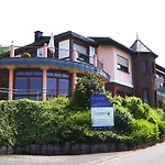 Urlaubsweingut Zecherhof *
