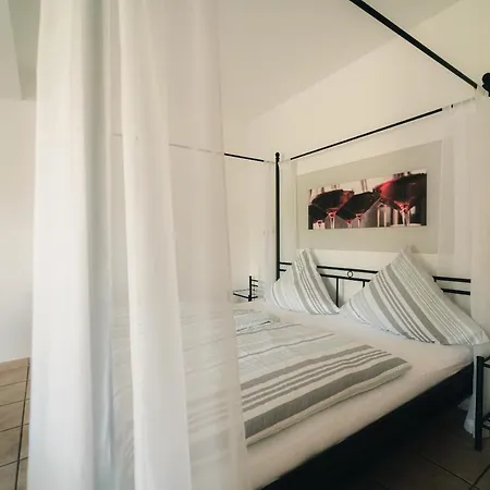 Urlaubsweingut Zecherhof * Neef