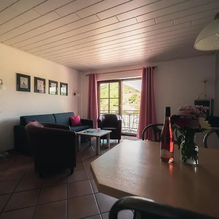 Апартаменты Urlaubsweingut Zecherhof Neef